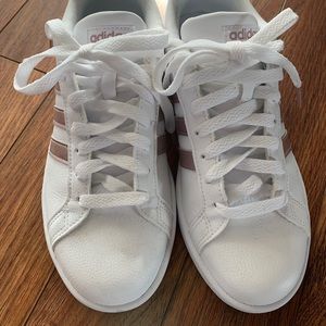 Adidas Cloudfoam Advantage Sneaker in Rose Gold